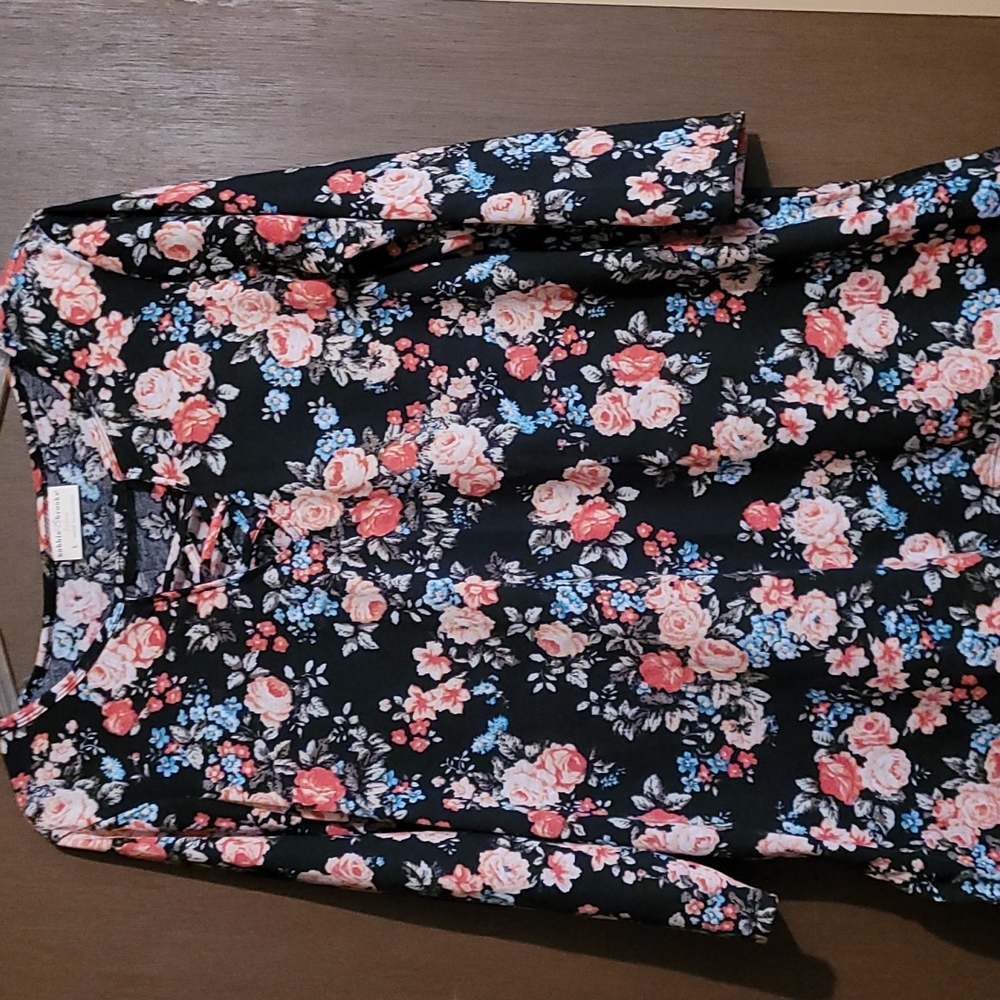 bobbie brooks floral 3/4 sleeve top